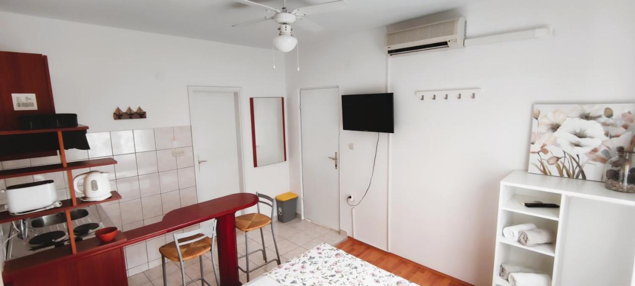 Apartments Senka Viganj Exterior photo